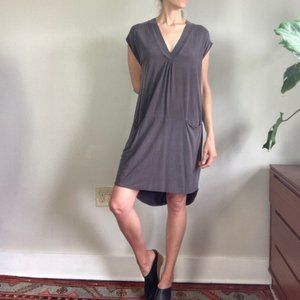 Dolan v-neck dress with front pockets - sz small